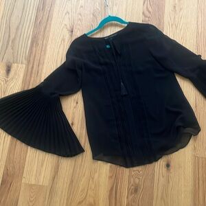 Crepe black BHWM blouse with pleated sleeves